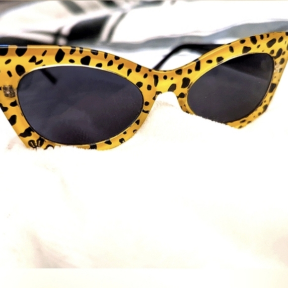 Lindsay Lowe Designer Sunglasses - Picture 2 of 4